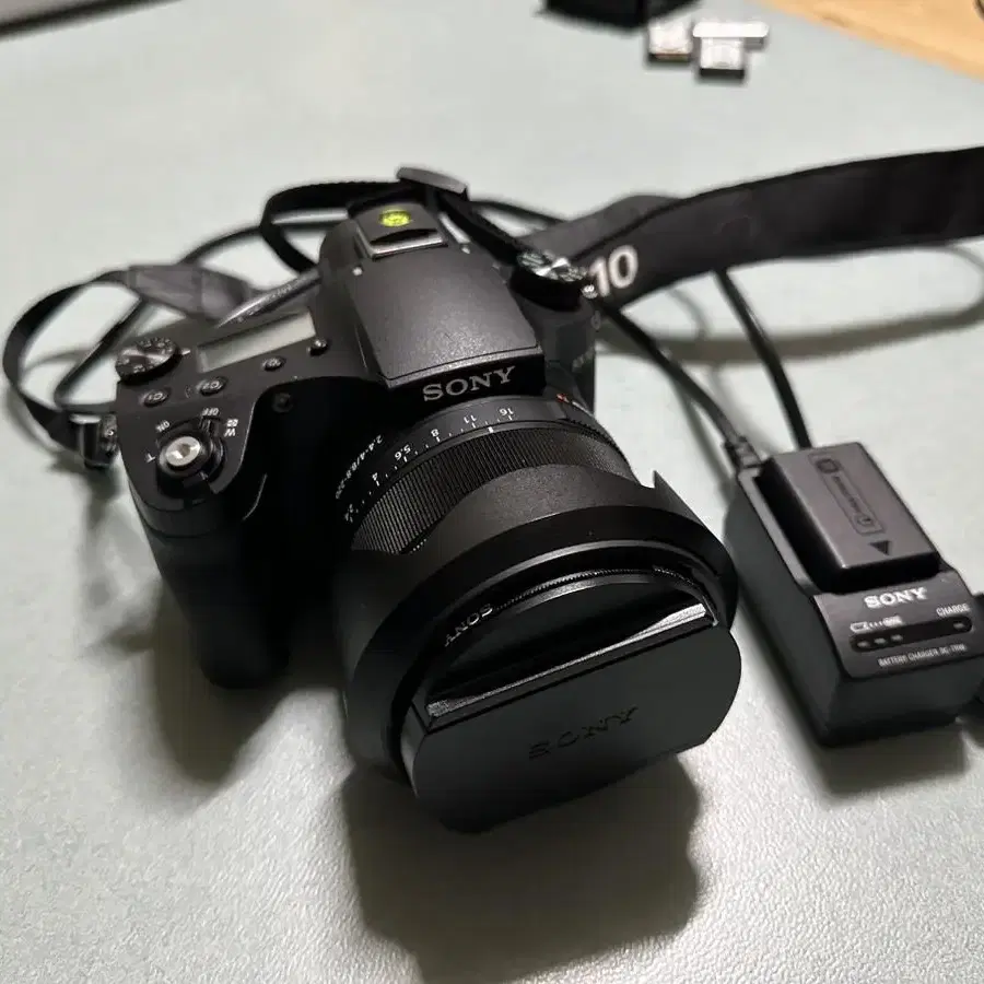 소니 rx10m4 고배율줌 dslr