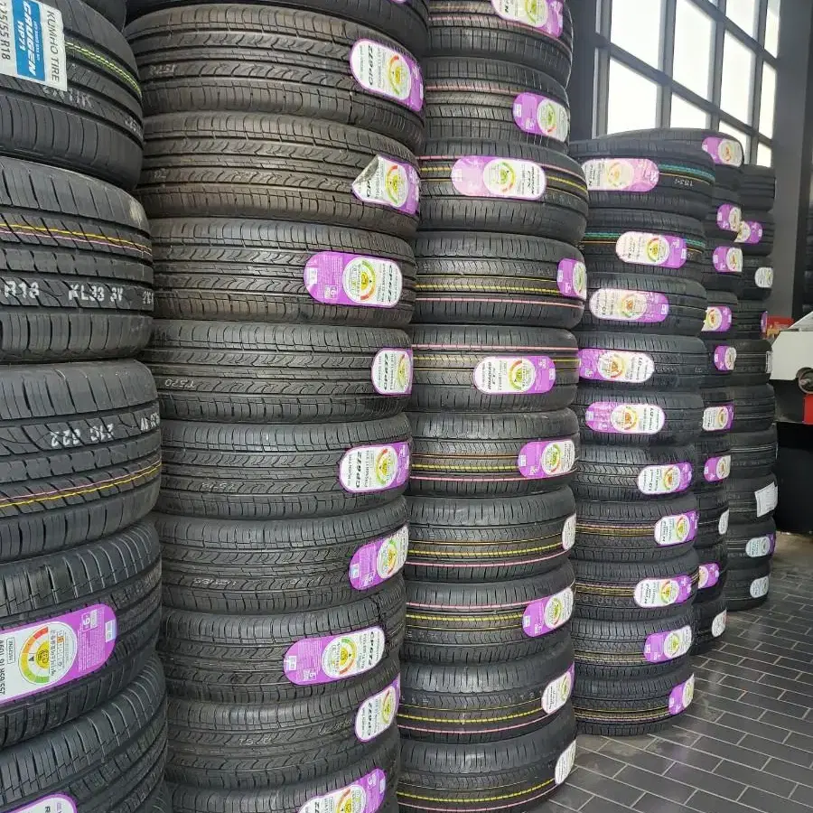 215/55R17 195/65R15  신품타이어 판매합니다.