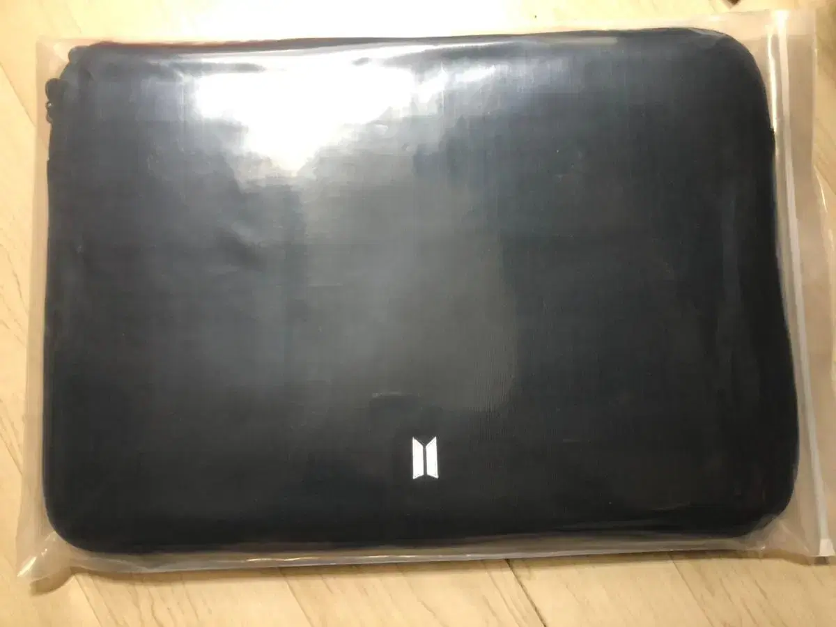 새상품) BTS 노트북 파우치 13인치 Laptop pouch 13