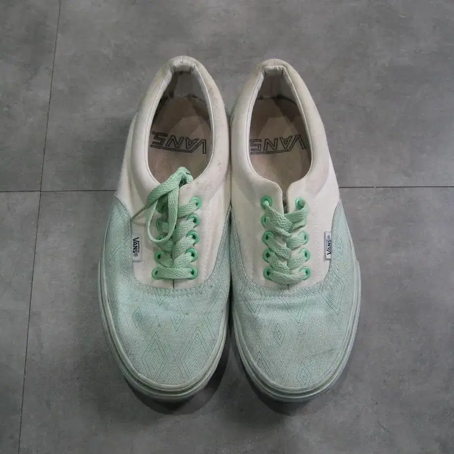 Vans era from colette paris