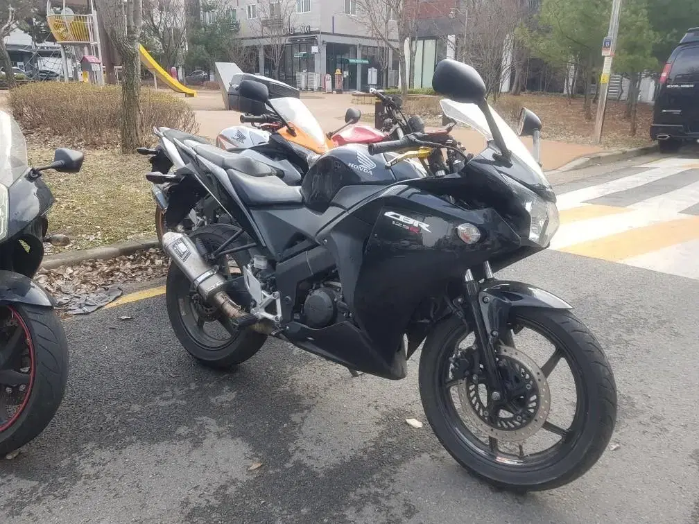 cbr125 14년형 머플러 튜닝 차량 판매합니다