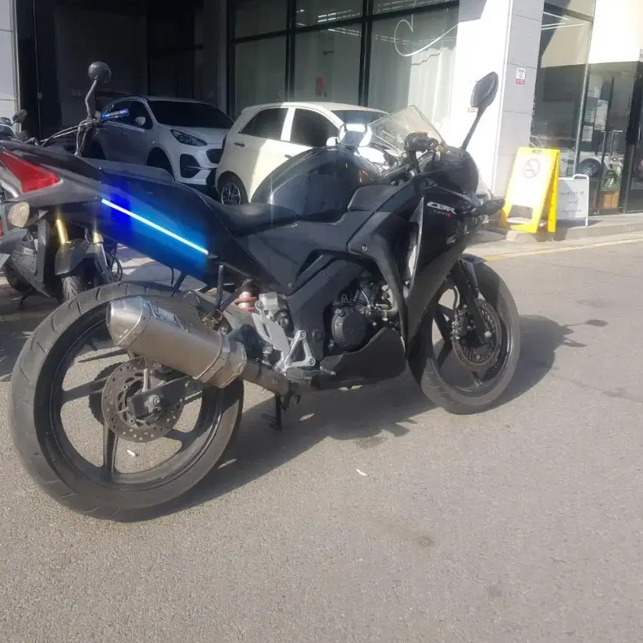 cbr125 14년형 머플러 튜닝 차량 판매합니다