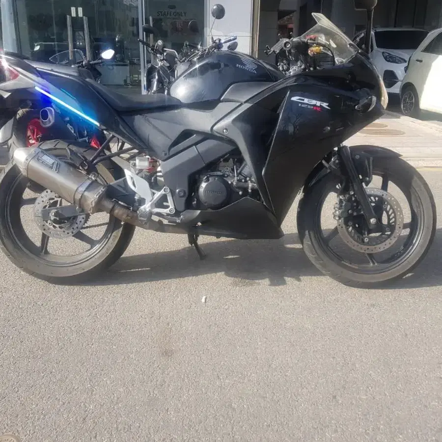 cbr125 14년형 머플러 튜닝 차량 판매합니다