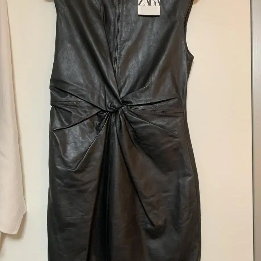 ZARA 자라 양가죽 레더 원피스 S LEATHER MINI DRESS