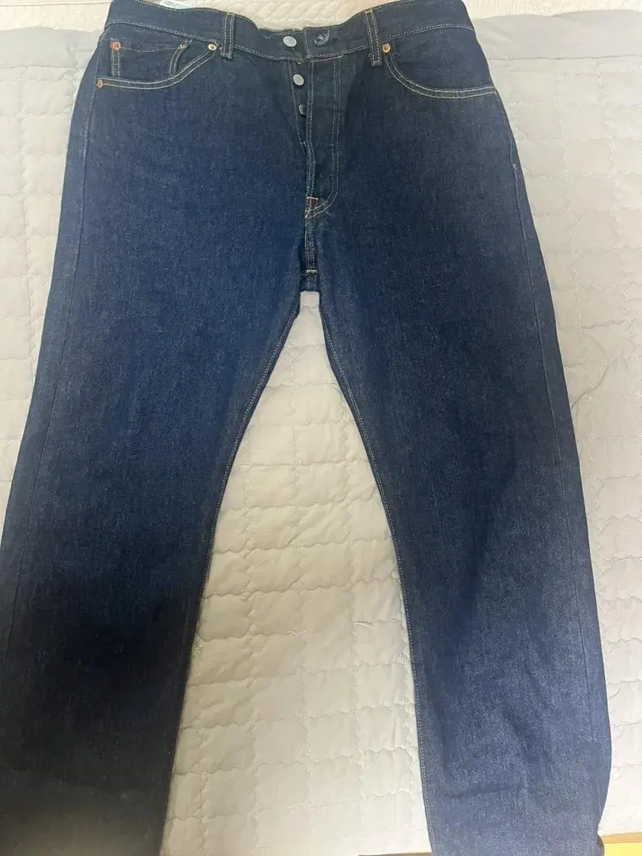 Levi's 501 jin blue jeans for sale!