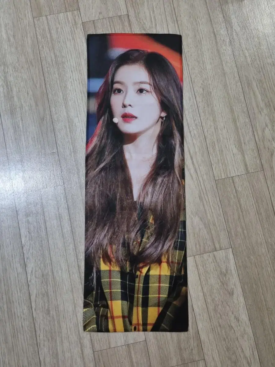 red velvet irene bae juhyun reflective slogan