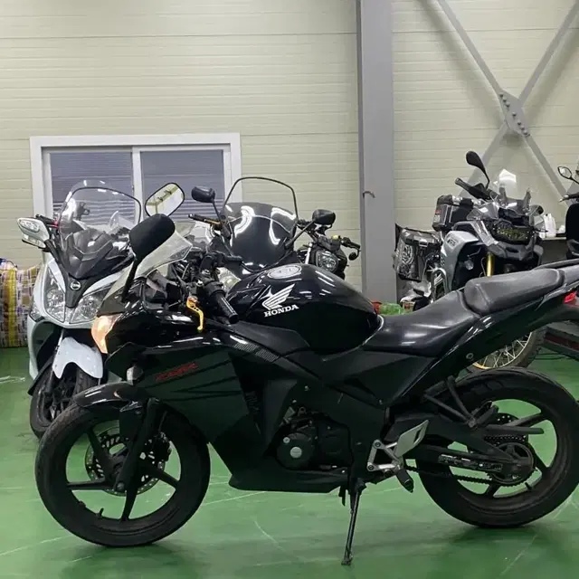 혼다씨비알125r  16년에눌가능 cbr 139만원