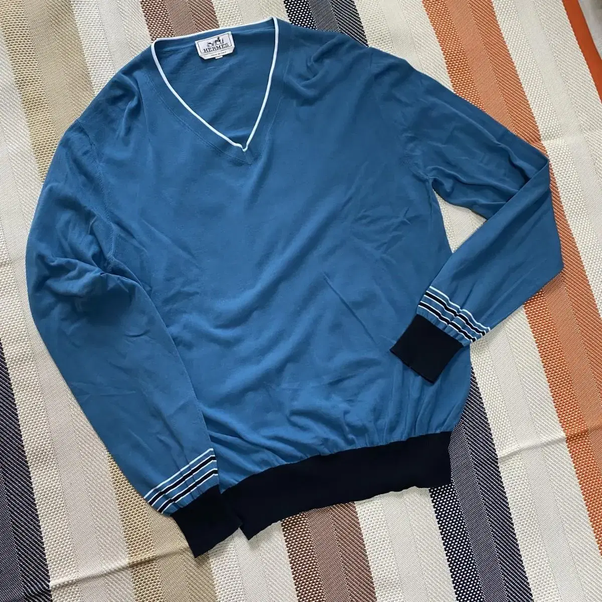 HERMES Hermès Italian finest V-neck European Ocean Wave bloo knit