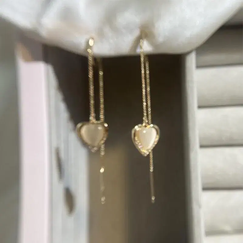 New product earrings