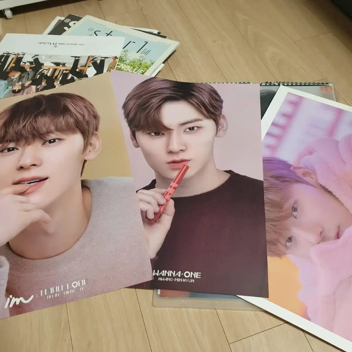 Hwang Minhyun Goods Set