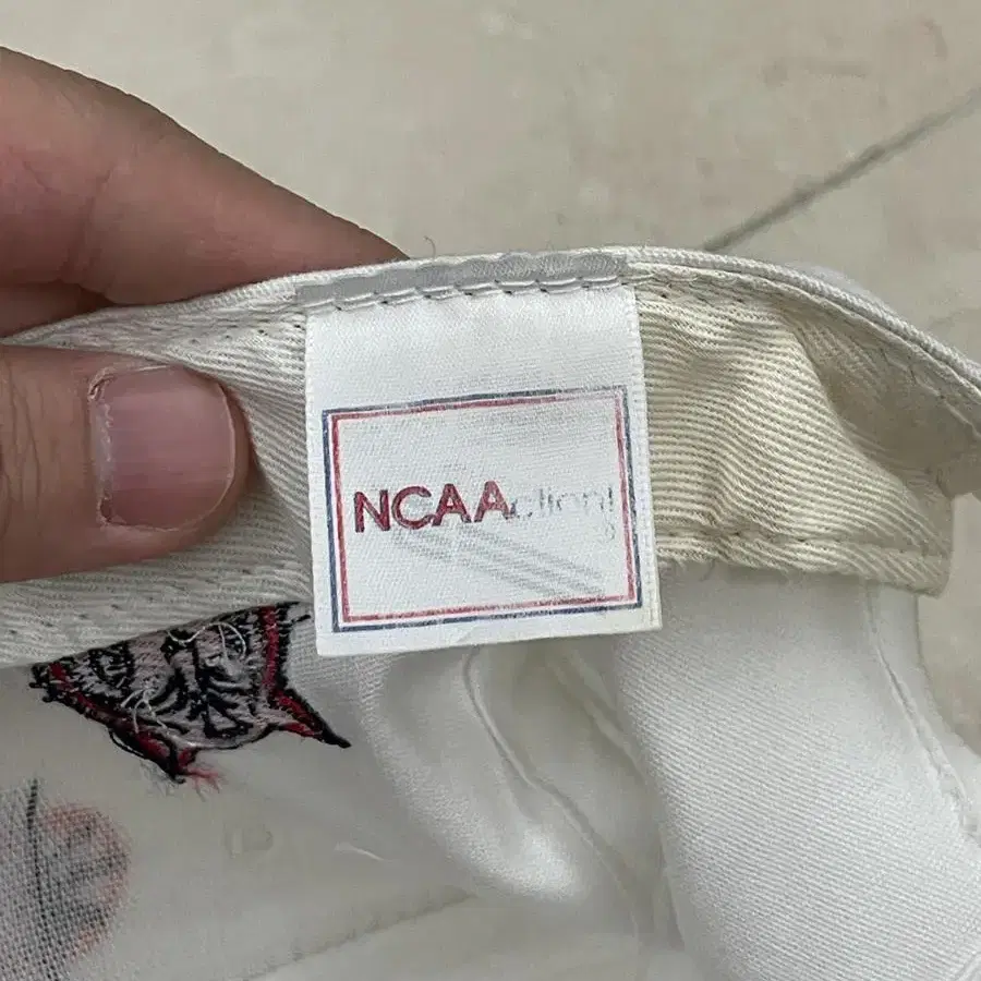 빈티지 볼캡 NCAA 레드