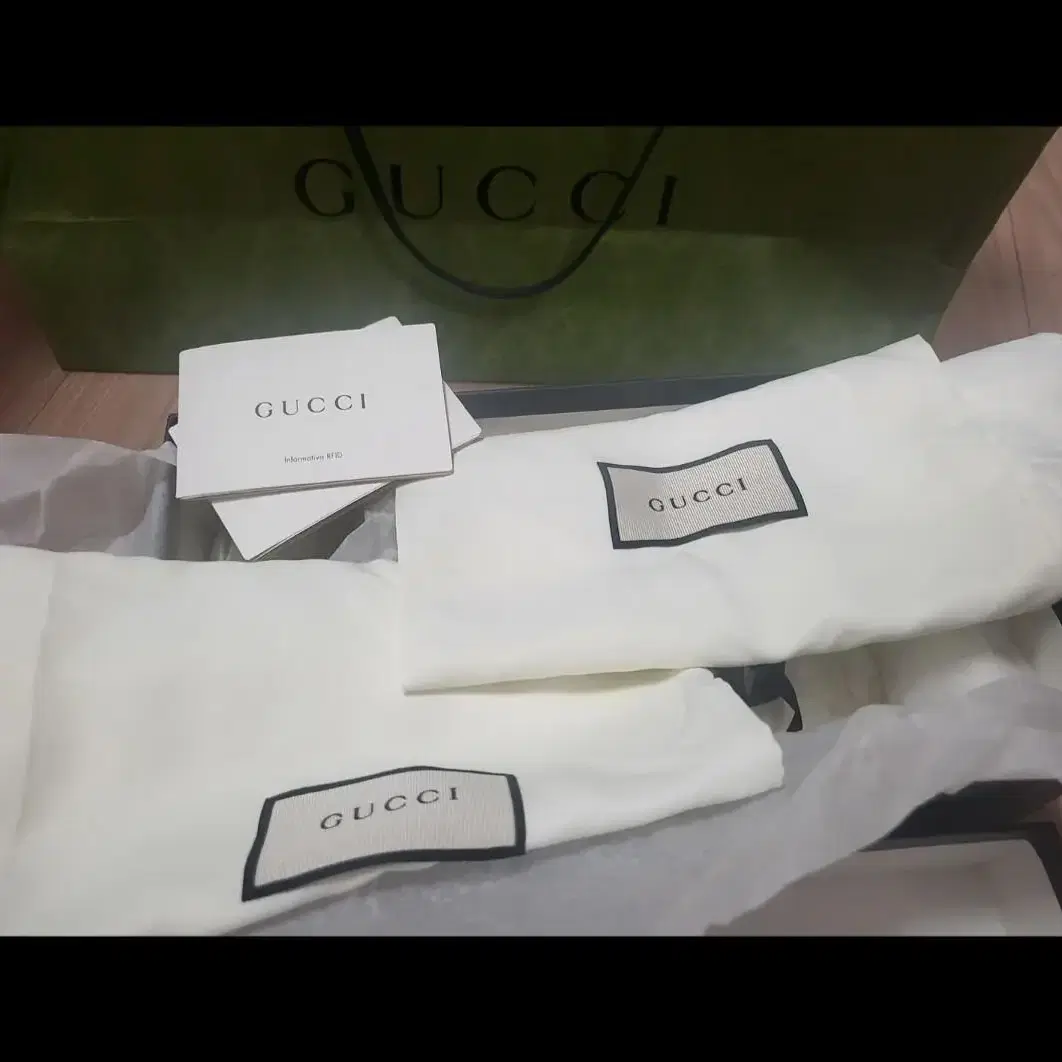 GUCCI 슬라이드 여성 러버 슬라이드 샌들