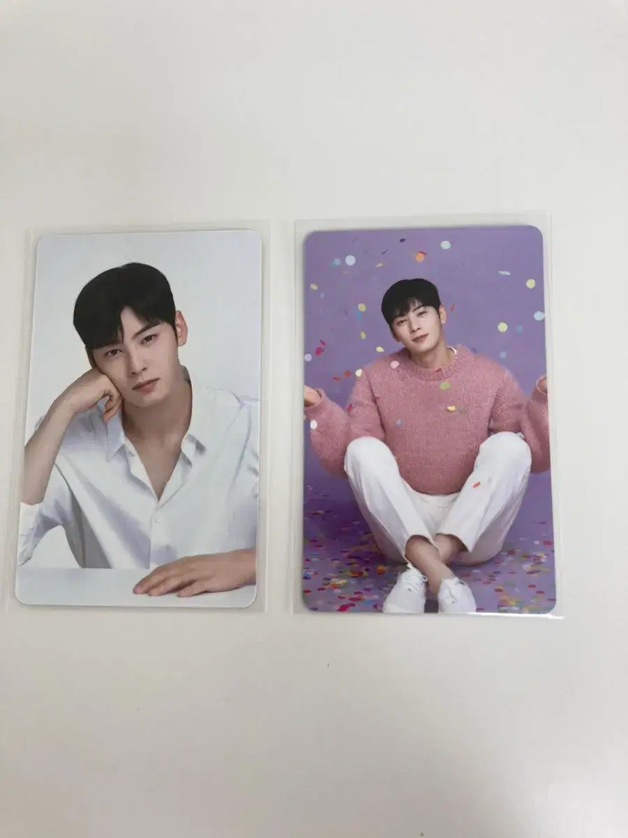 Cha Eunwoo's sisterHoldakbanhanDak photocard