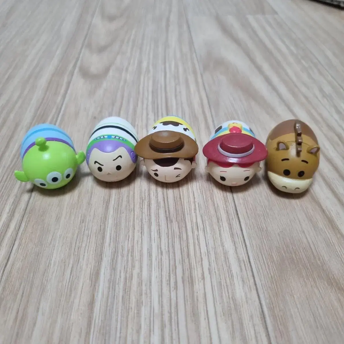 Disney Something Tsum Tsum Tsum Figures