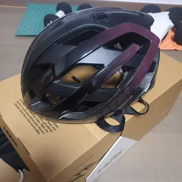 레이저 제네시스 2023신상 코스믹 베리 L사이즈 자전거 헬멧 | 브랜드 중고거래 플랫폼, 번개장터