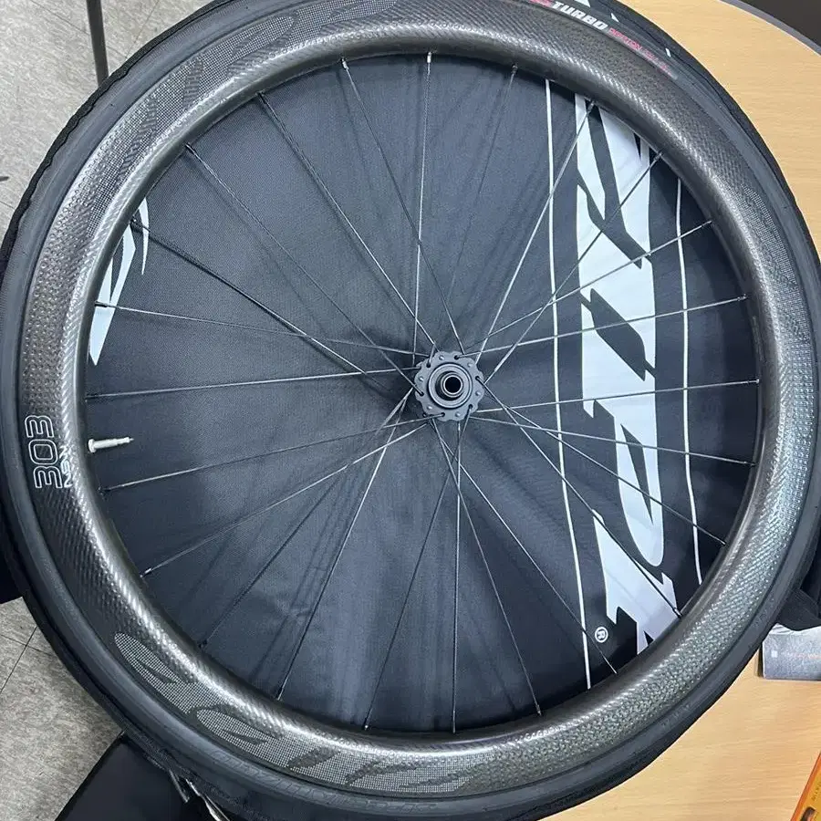 ZIPP 303NSW 디스크 팝니다