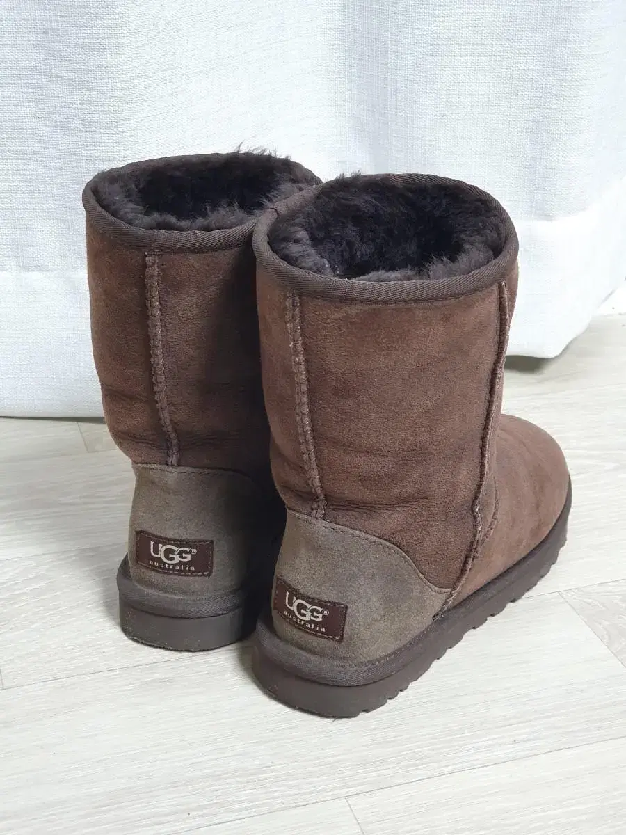 UGG Genuine Ugg Boots Chocolate Brown 230-240