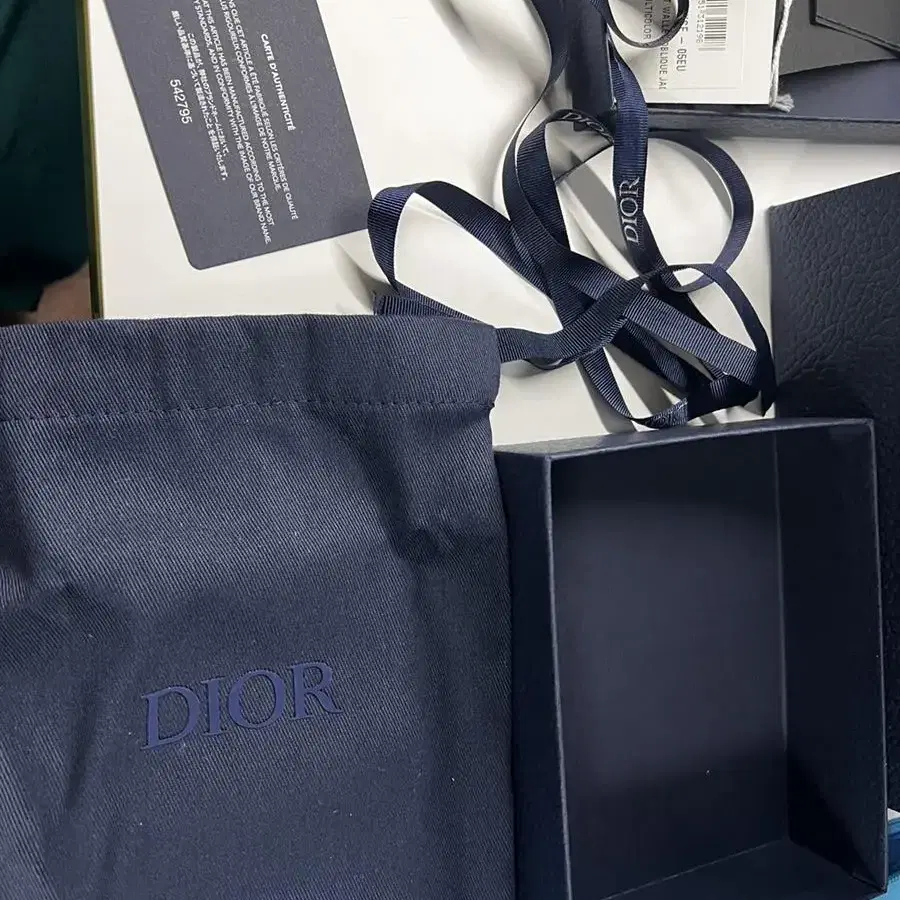 Dior 컴팩트 지갑 팝니다