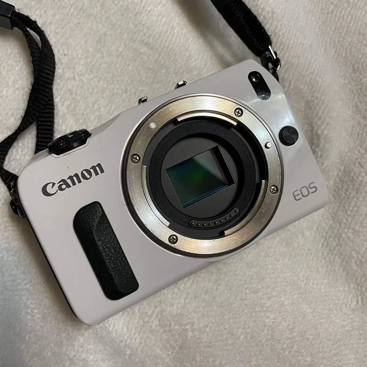 캐논 EOS M 카메라