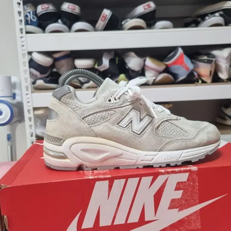 [225]뉴발란스 990v2 usa 크림화이트