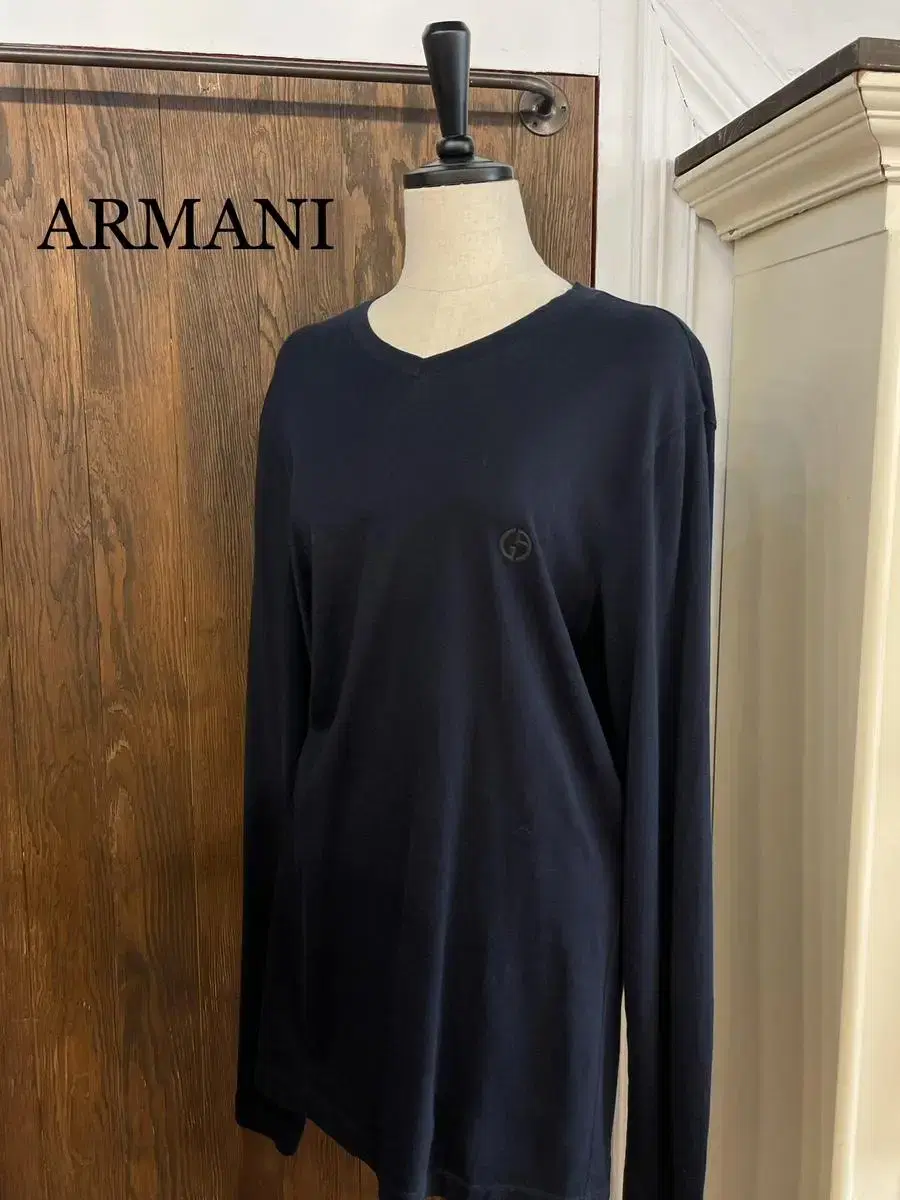 Armani Genuine Navy Long-Sleeved T-Shirt