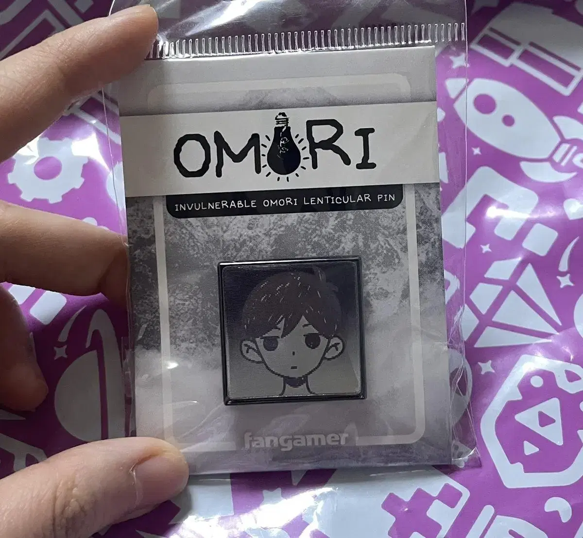 OMORI - Invulnerable Omori Lenticular Pin - Fangamer