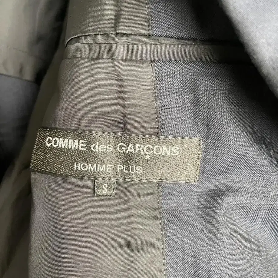 꼼데가르송 옴므플러스 comme des garcons 자켓 새상품