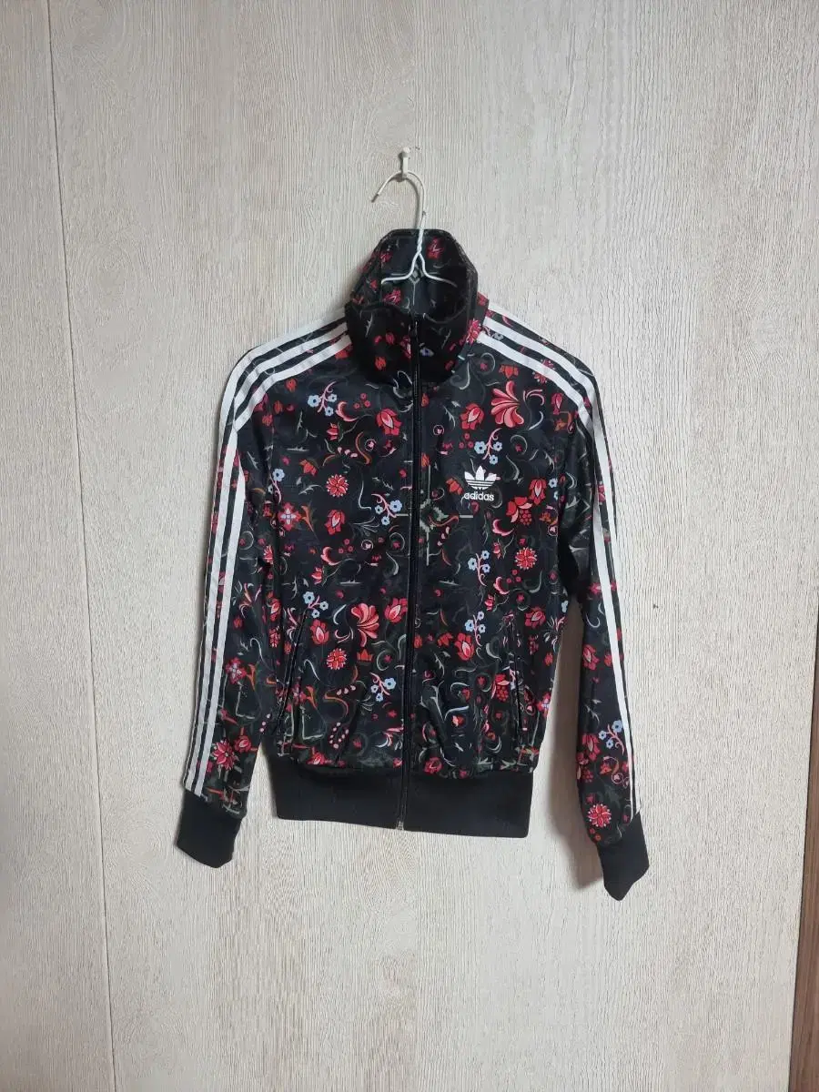 adidas Jersey Firebird Floral AOP Track Top Women85