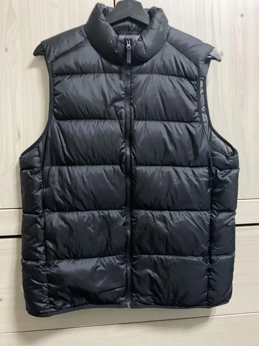 uniqlo vest padding M