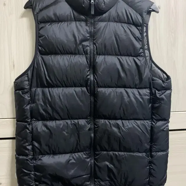 uniqlo vest padding M