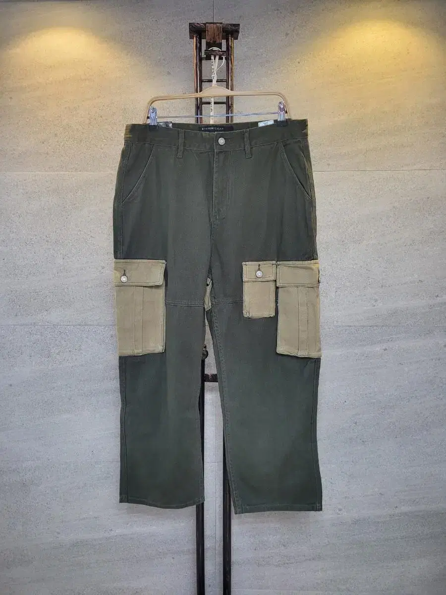 Awesome cargo pants! Steamed coolest cargo pants of your life.