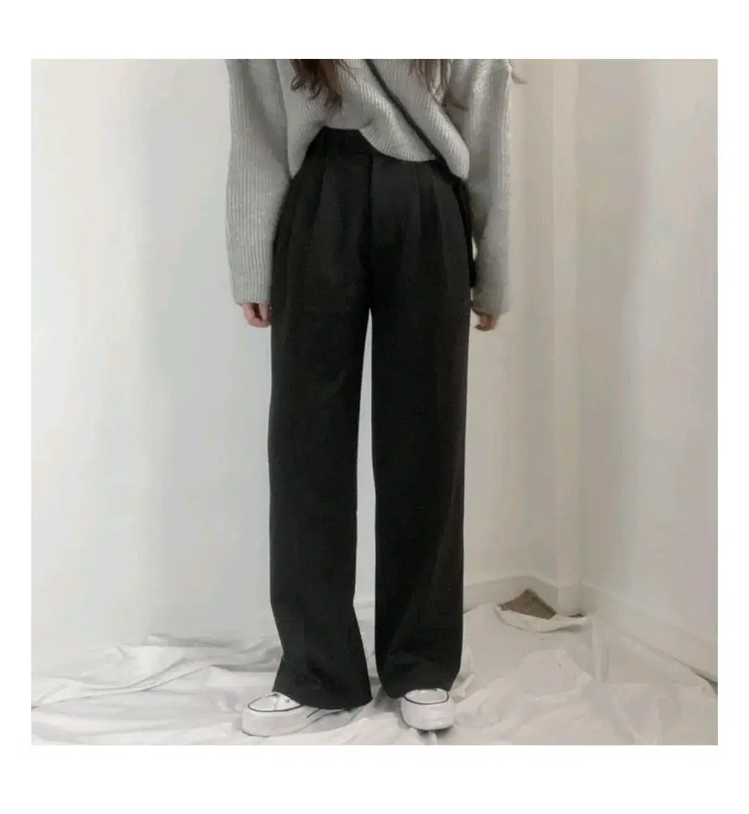 Abily Brandi One-Button Pin-Tuck Wide Slacks