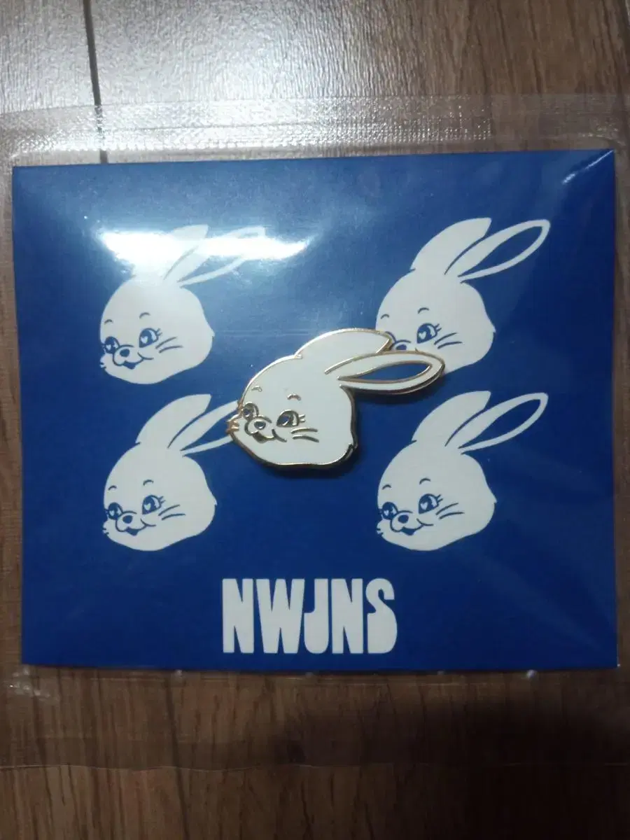 (Official,Genuine)New Jeans Badge,Rabbit Badge,New Jeans