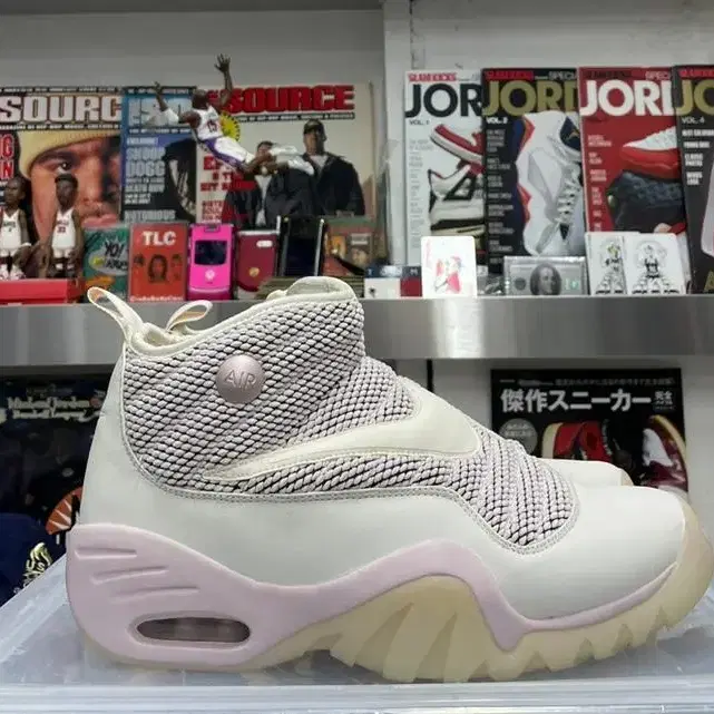 nike air shake NDestukt Pigalle Sail