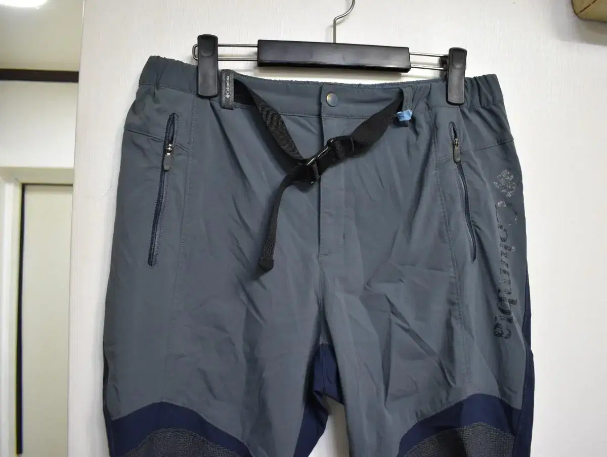 [33] Columbia Men's Pants