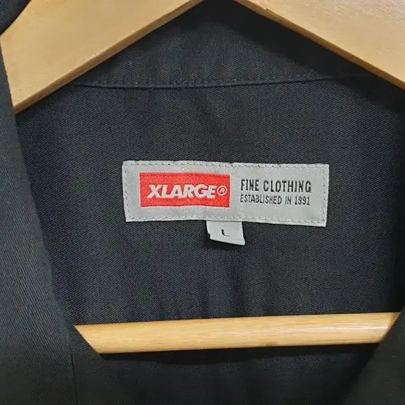 X-LARGE. 엑스라지. 블랙셔츠. L/100