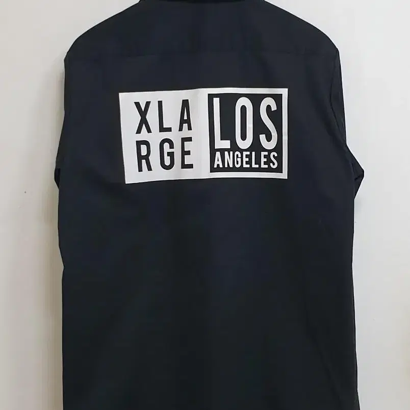 X-LARGE. 엑스라지. 블랙셔츠. L/100