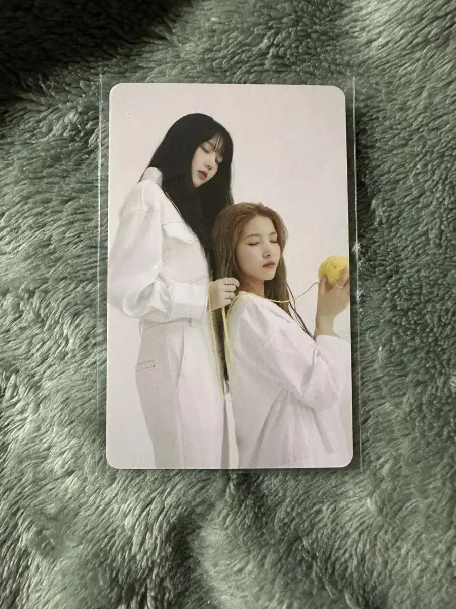 Gfriend sowon yerin Crossroads photocard