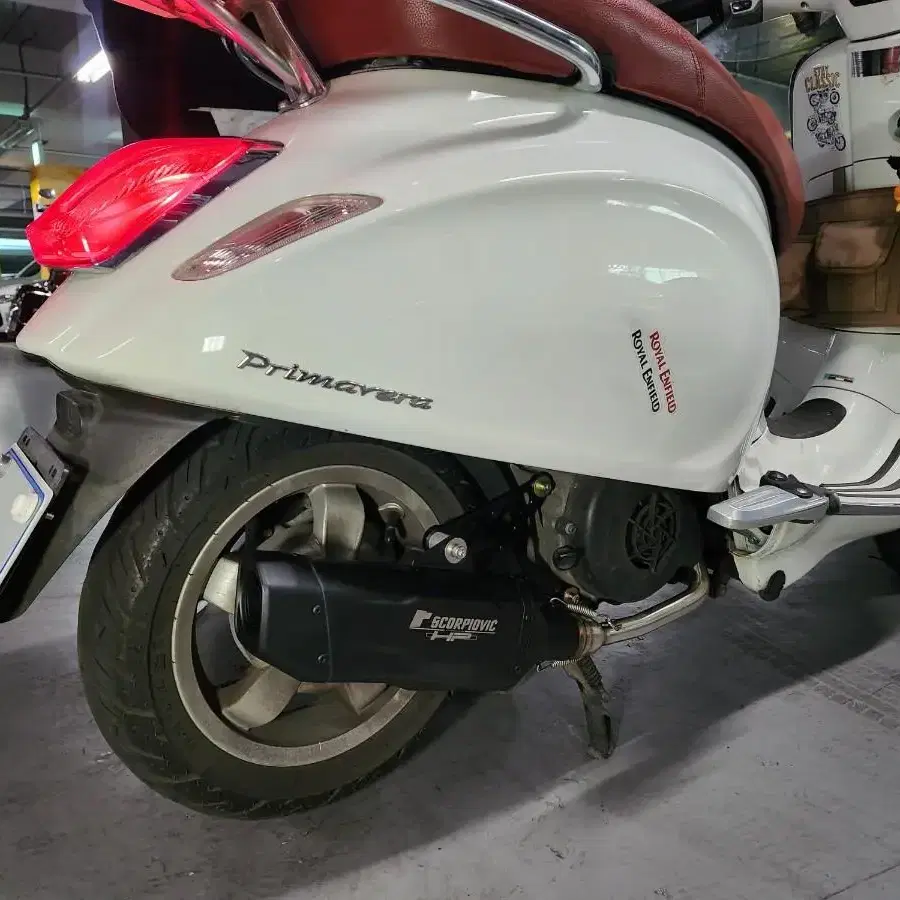 베스파 Vespa 125 gts300 튜닝 머플러