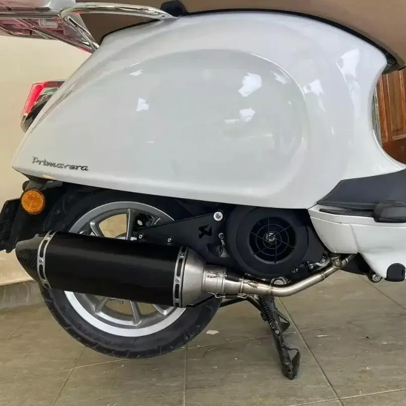 베스파 Vespa 125 gts300 튜닝 머플러