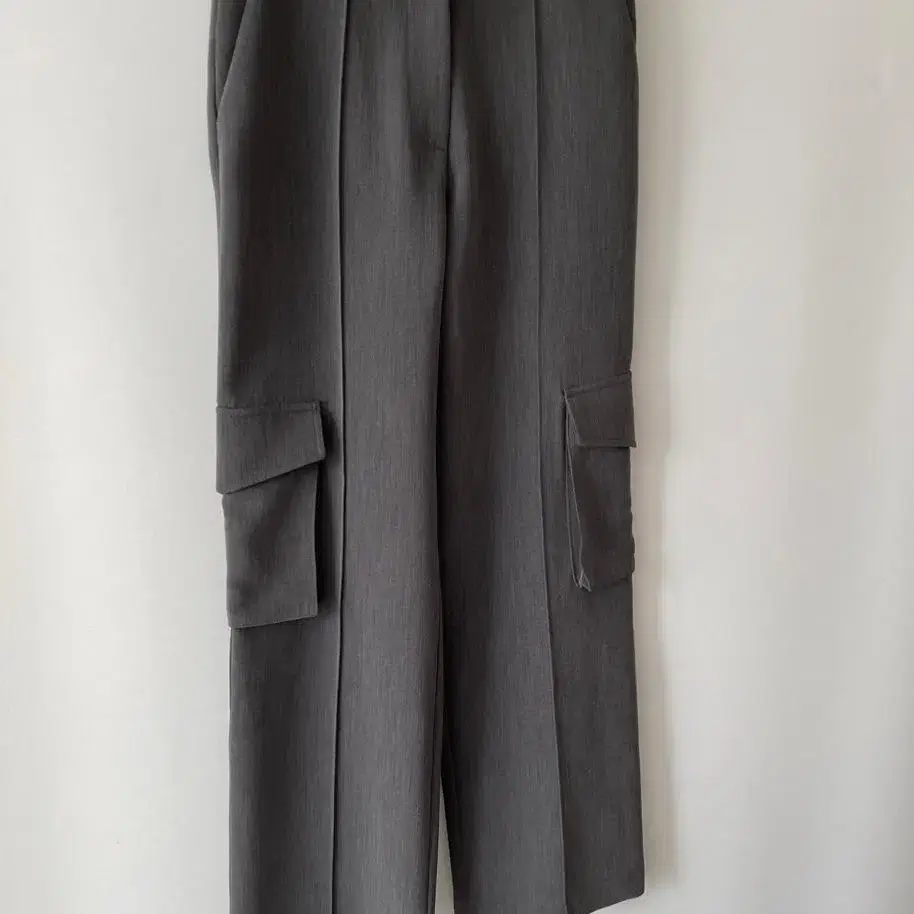 플라시드Hazel Cargo Trousers 새상품 미듐사이즈 판매