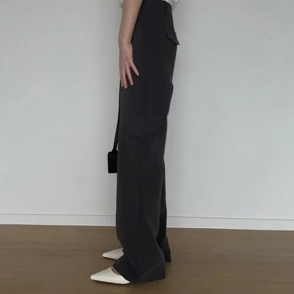 플라시드Hazel Cargo Trousers 새상품 미듐사이즈 판매