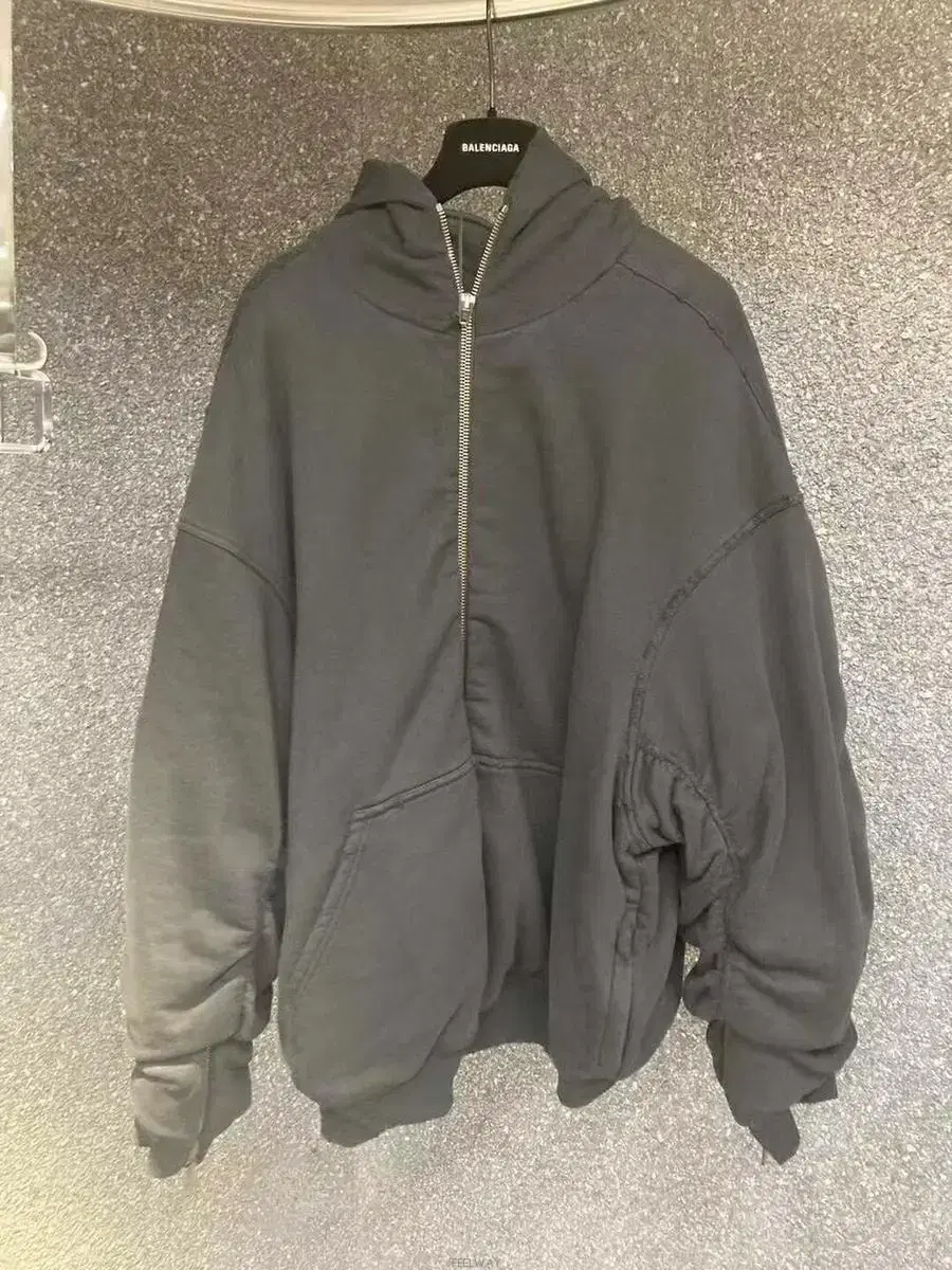 [XS]Balenciaga Hooded Bomber sells