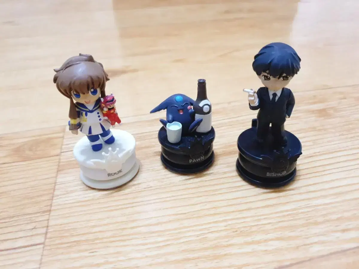 Clamp's Miracle Angelic Layered Chess Pieces Figures