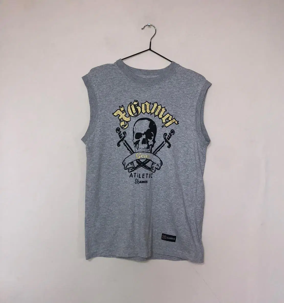 Vintage Games embrace skull gray top