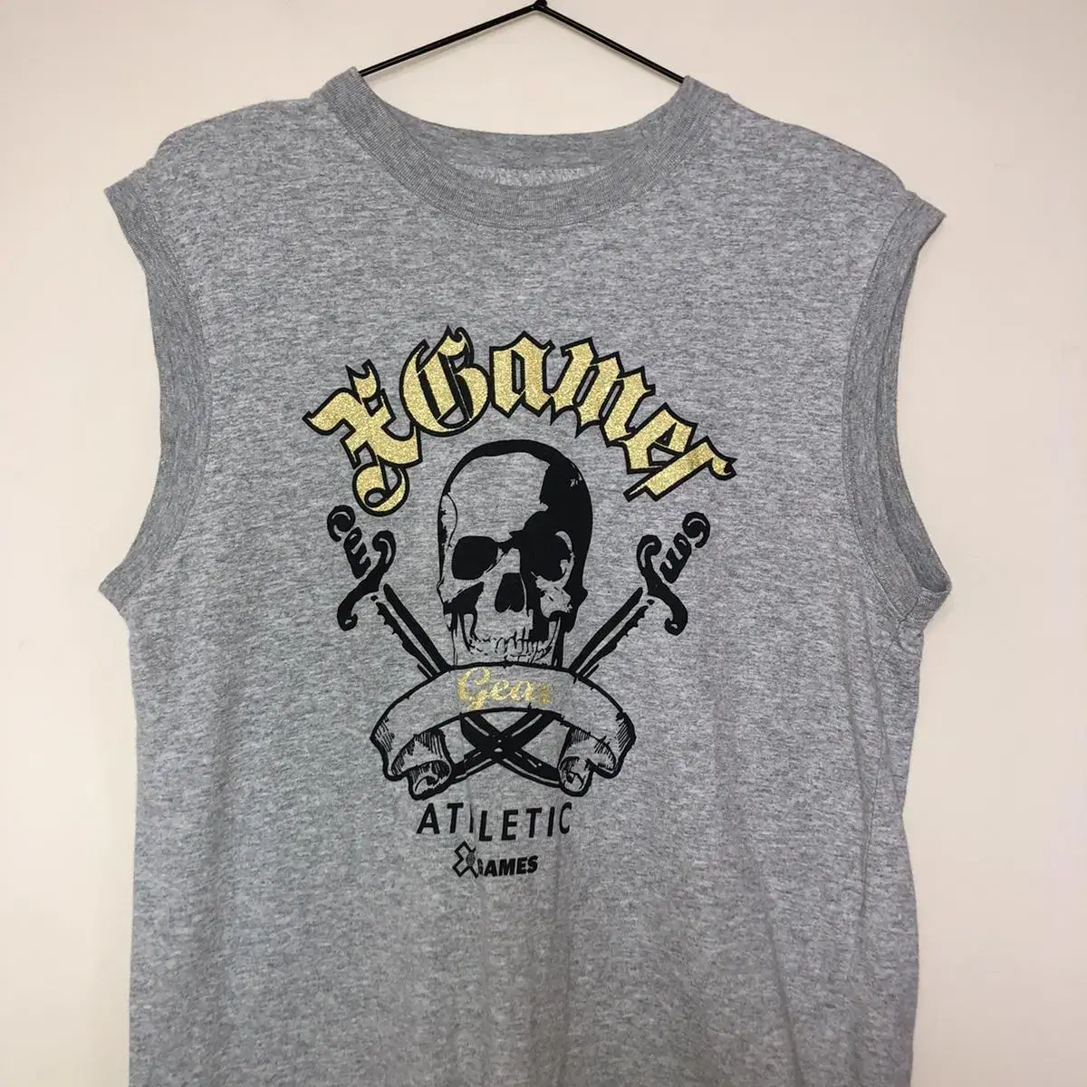 Vintage Games embrace skull gray top