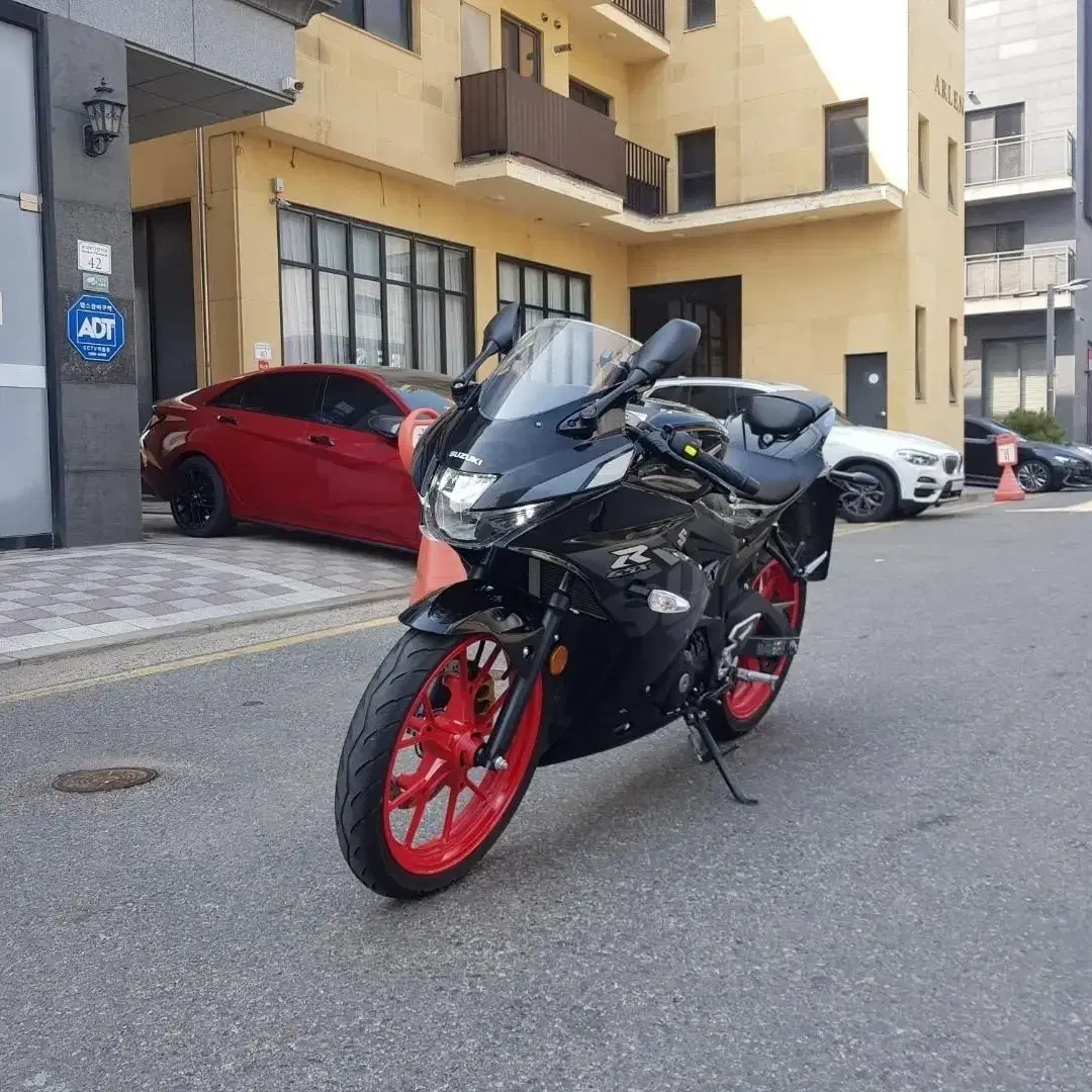 스즈키 GSX-R125 2021년식 8천키로 판매합니다 gsxr125