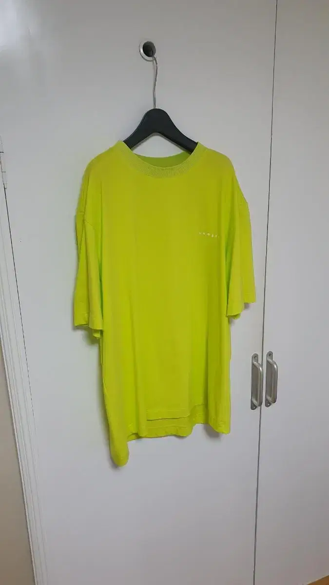 Sells comgen comgen XL short sleeve.