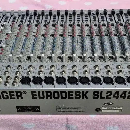 Eurodesk SL2442FX-PRO오디오믹서팝니다