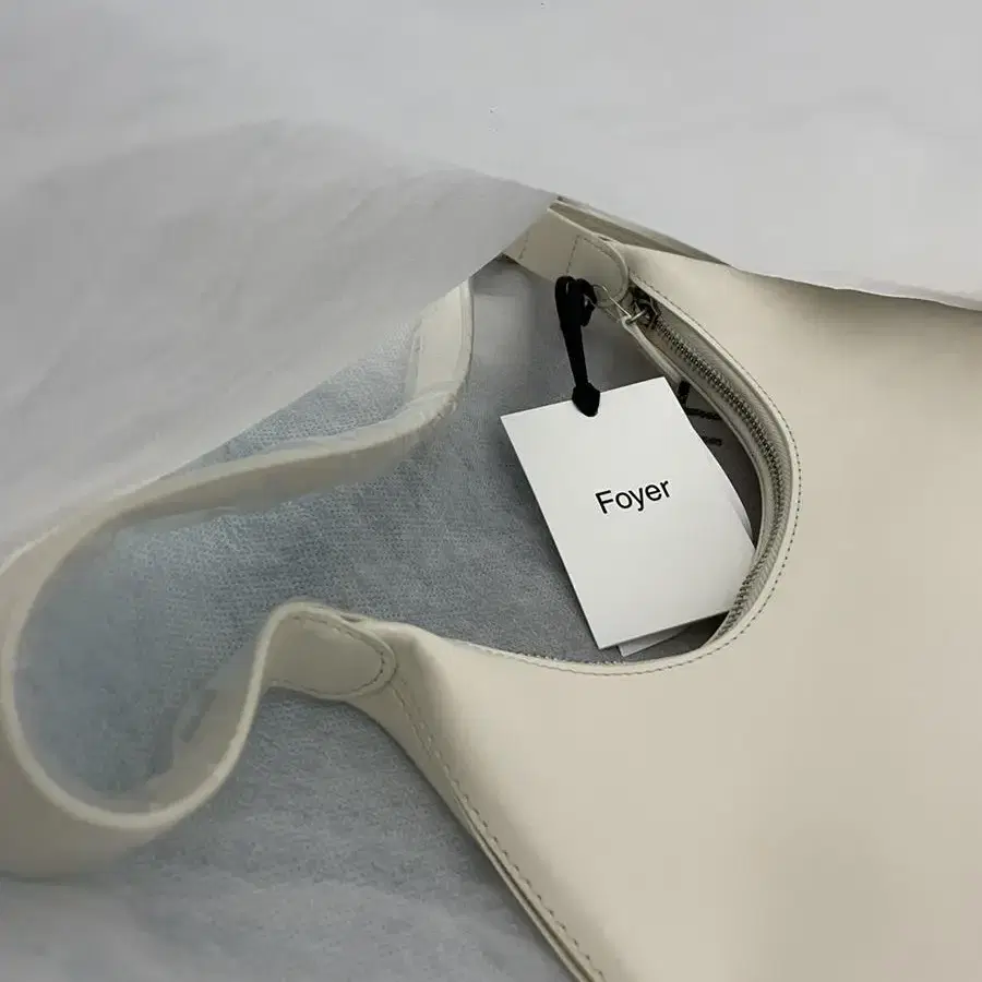 Foyer 포이어 usual medium shoulder bag